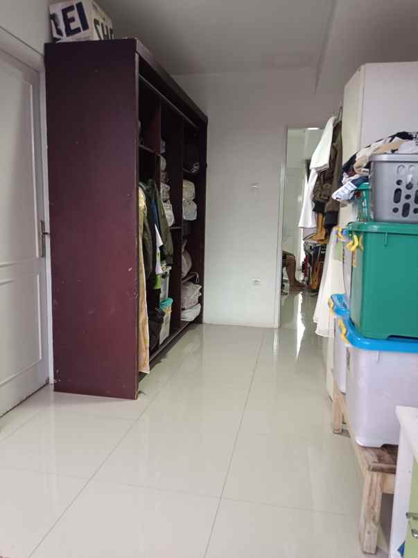 dijual rumah mewah lokasi strategis pekayon