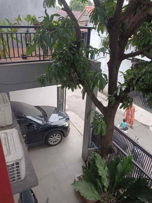 dijual rumah mewah lokasi strategis pekayon