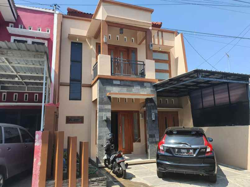 dijual rumah minimalis siap huni di kota nganjuk