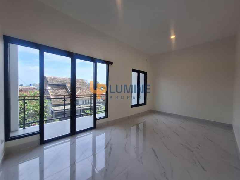 dijual rumah minomartani