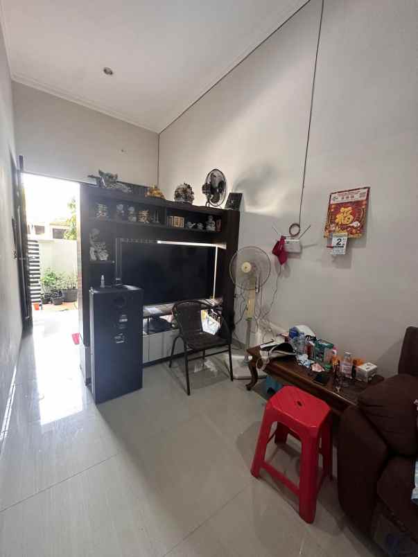dijual rumah mulyosari prima