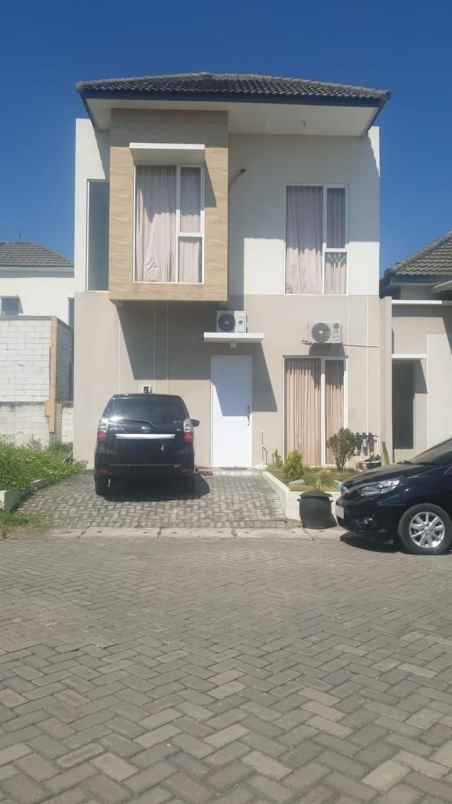 dijual rumah newtown park juanda