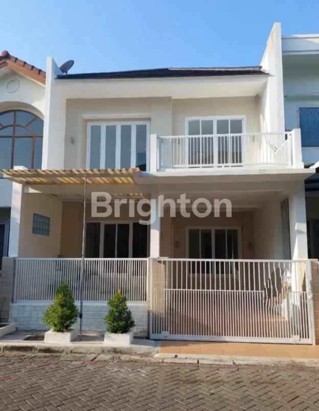 dijual rumah pakuwon city