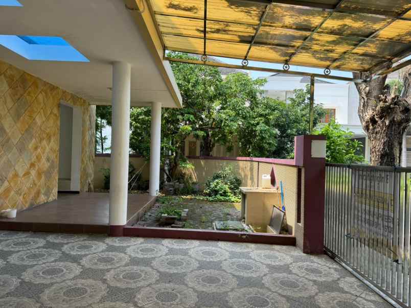 dijual rumah pakuwon city