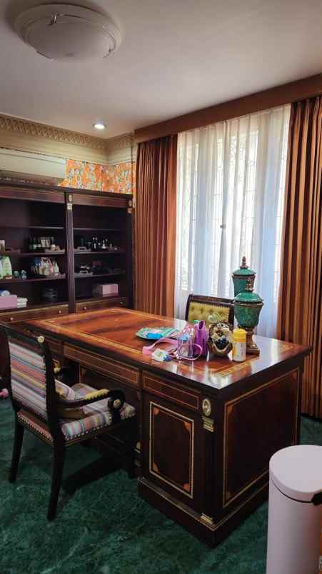 dijual rumah pakuwon city