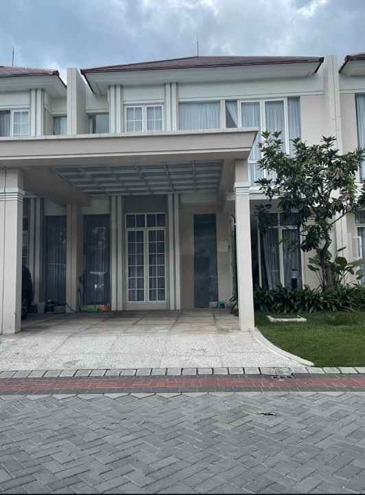 dijual rumah pakuwon city grand island