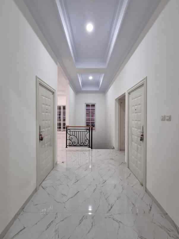 dijual rumah pancoran mas depok