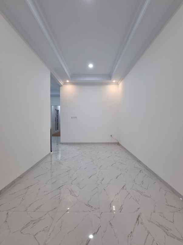 dijual rumah pancoran mas depok
