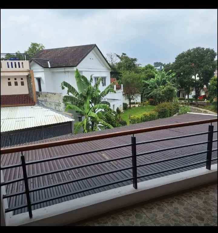 dijual rumah parahyangan rumah villa prv