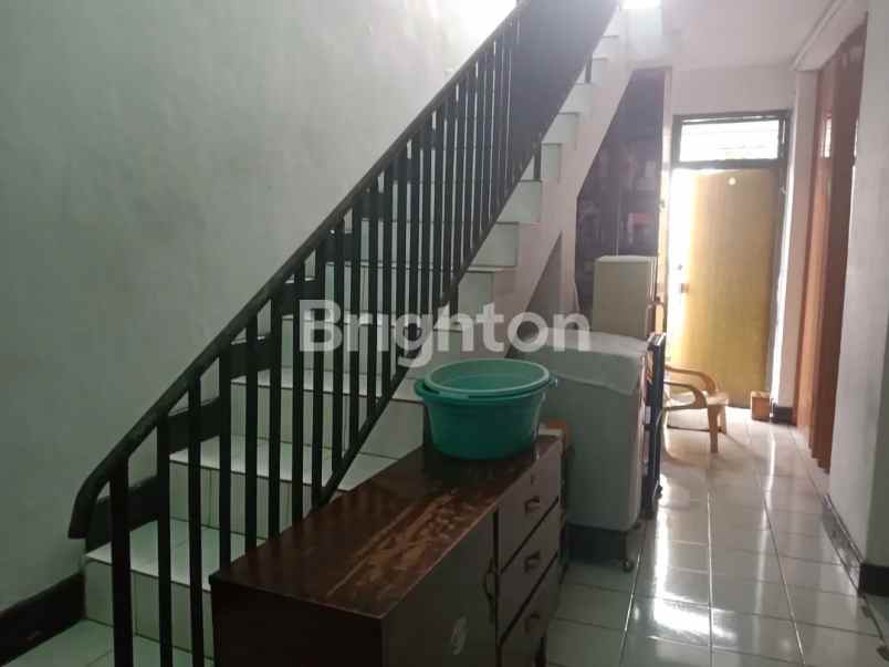 dijual rumah peneleh