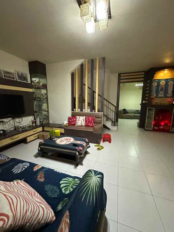 dijual rumah permata regency