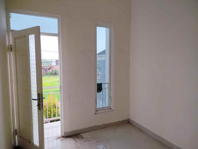 dijual rumah perum nirwana ketapang 1