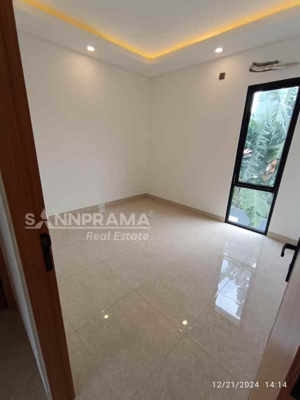 dijual rumah perumahan pelita air