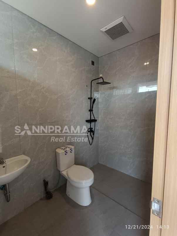 dijual rumah perumahan pelita air