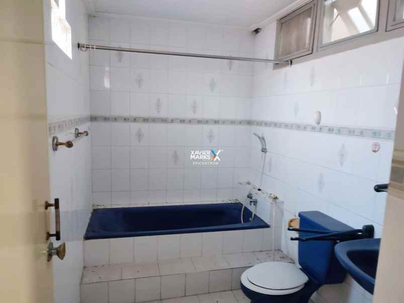 dijual rumah petemon