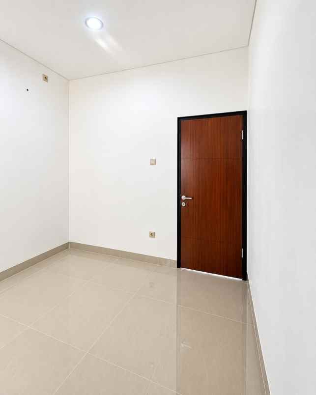 dijual rumah pondok aren