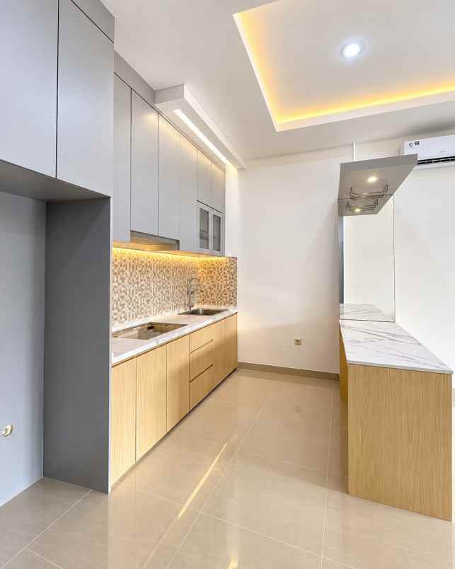 dijual rumah pondok aren