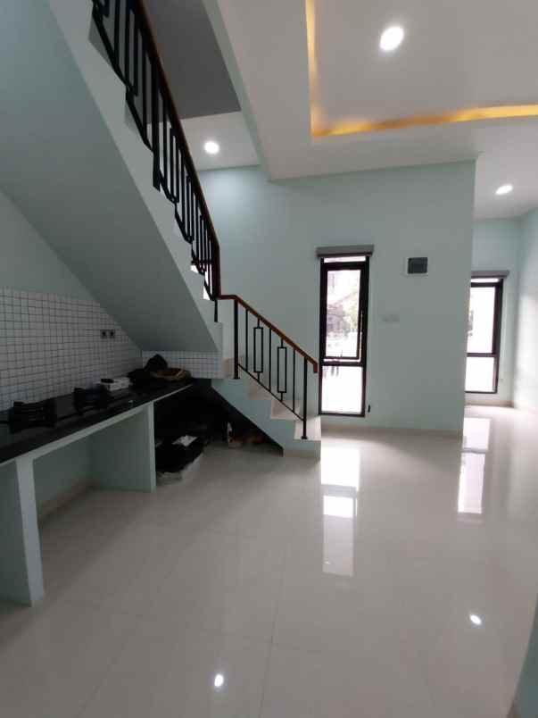 dijual rumah pondok kelapa