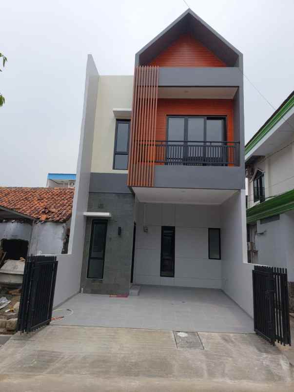 dijual rumah pondok kelapa