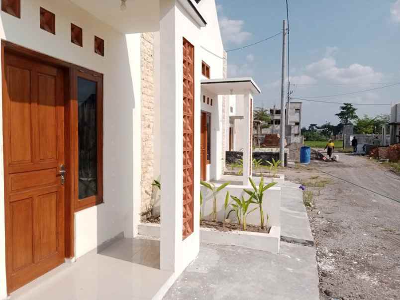 dijual rumah pucangan kartasura