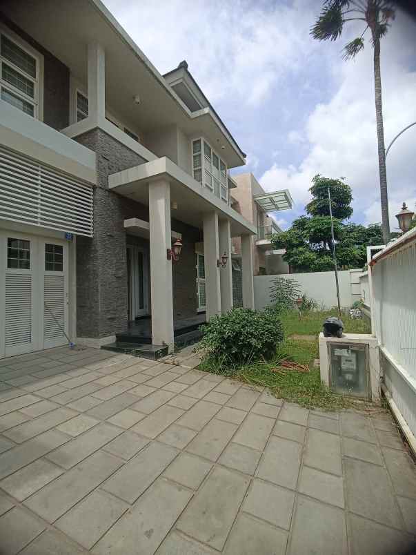 dijual rumah puri galaxy