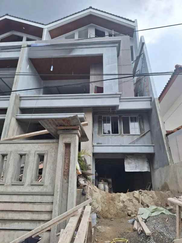 dijual rumah puri indah jl kembangan