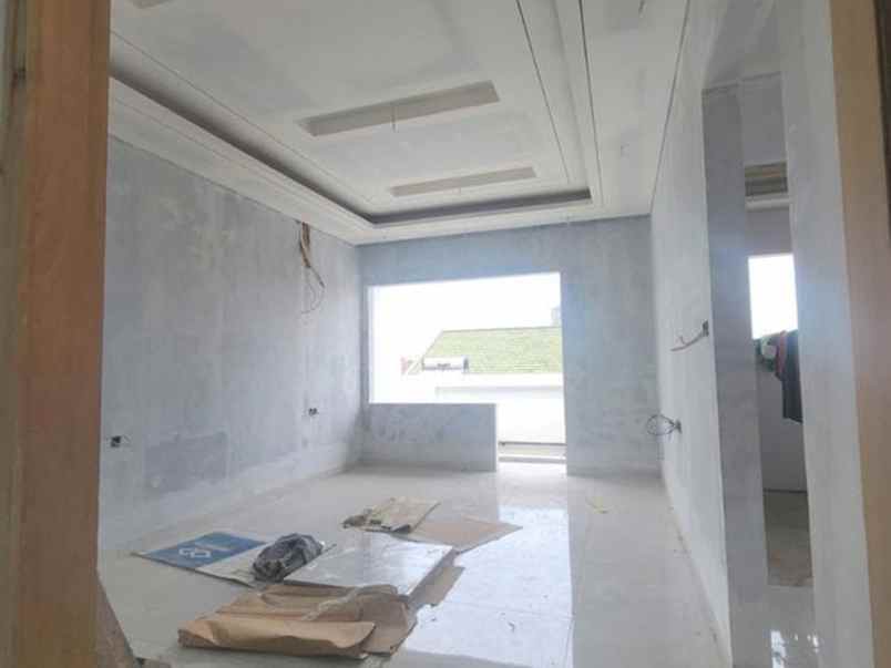 dijual rumah puri indah jl kembangan