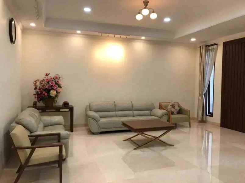 dijual rumah puri mansion boulevard