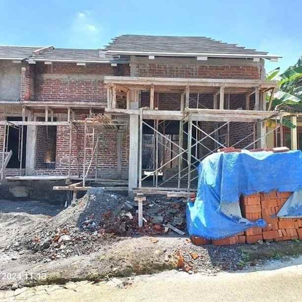 dijual rumah purwomartani kalasan