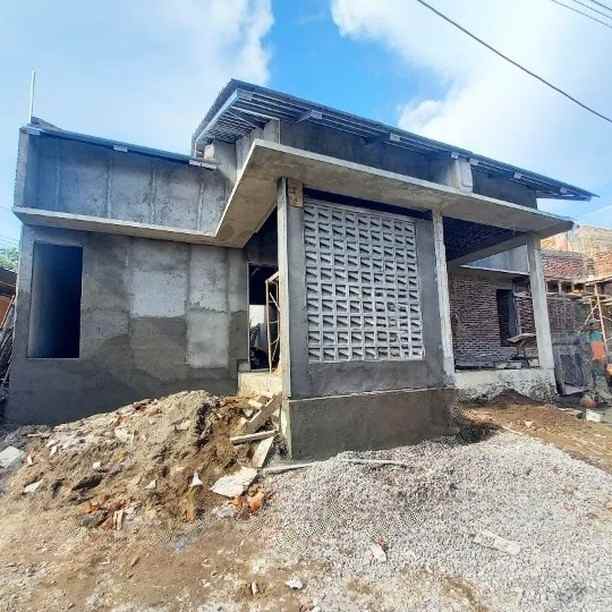 dijual rumah purwomartani kalasan