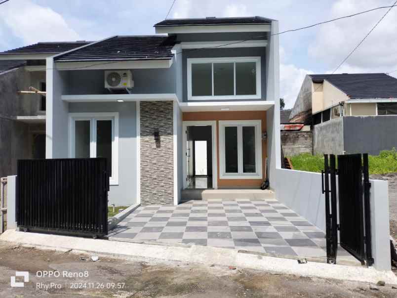 dijual rumah purwomartani kalasan