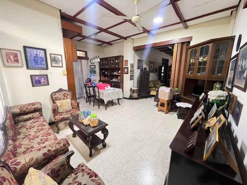 dijual rumah r a kartini