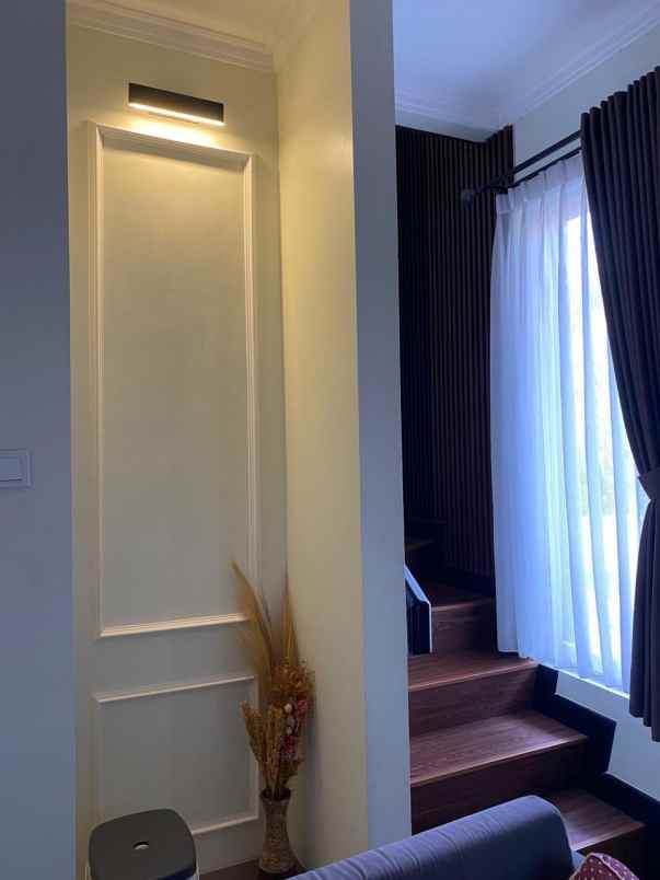 dijual rumah rapi siap huni di citraland cibubur