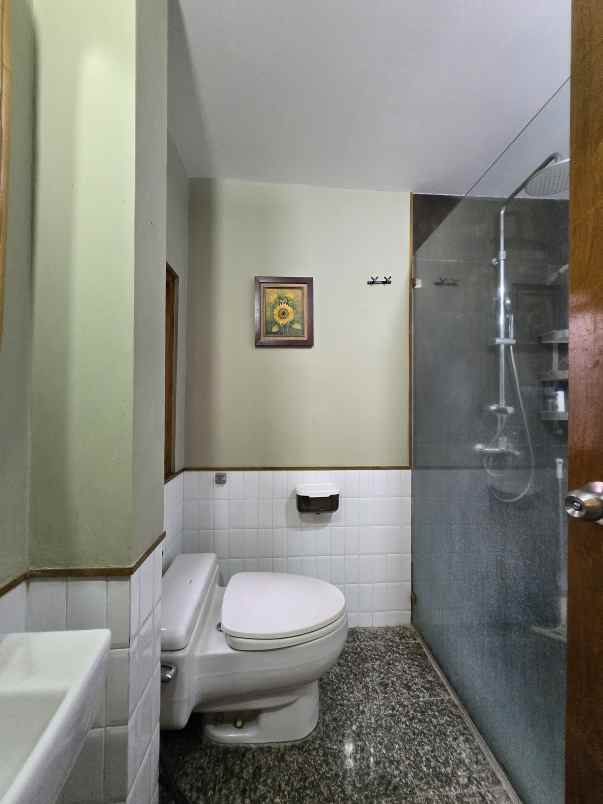 dijual rumah rawamangun