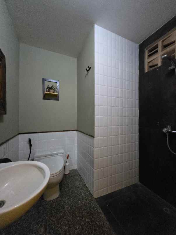 dijual rumah rawamangun