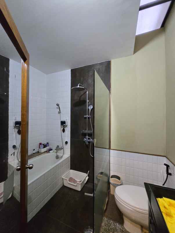 dijual rumah rawamangun