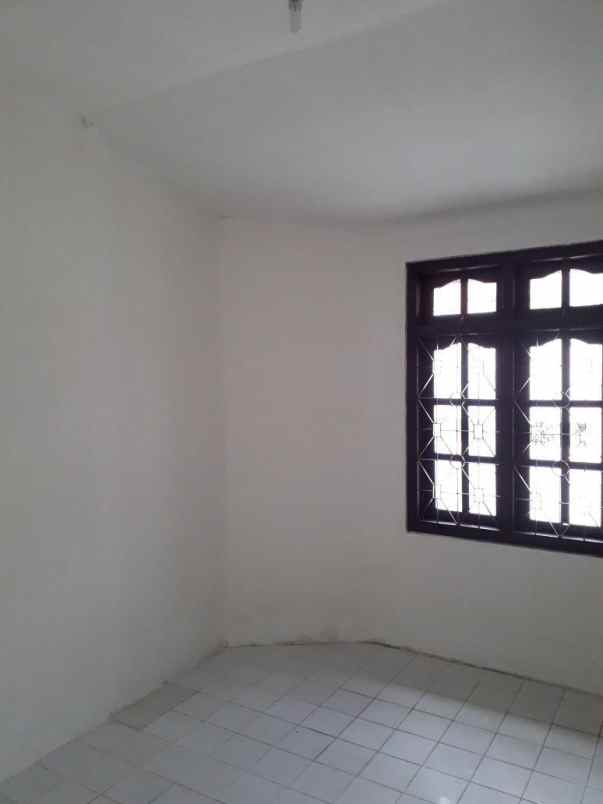 dijual rumah rewwin waru