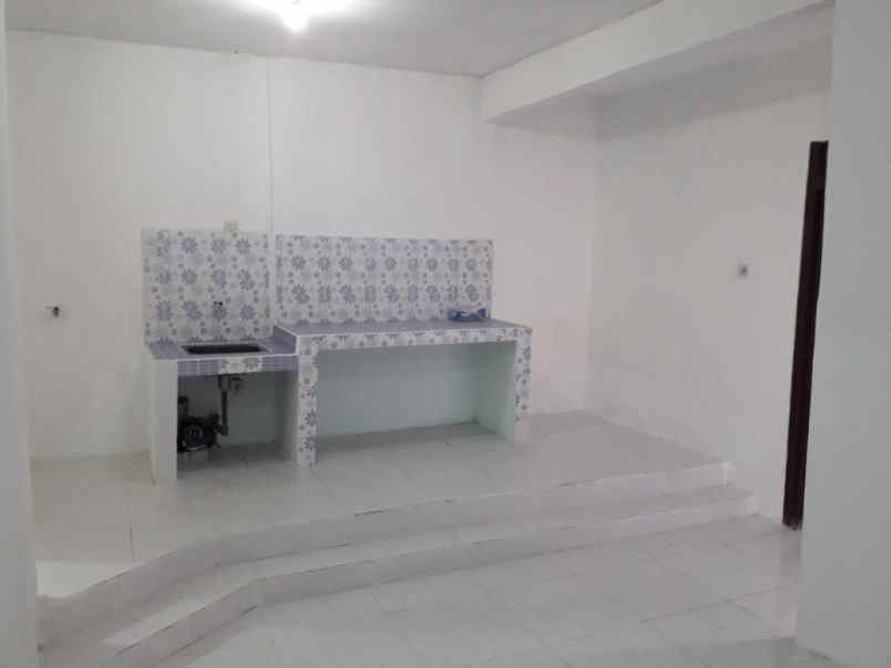 dijual rumah rewwin waru