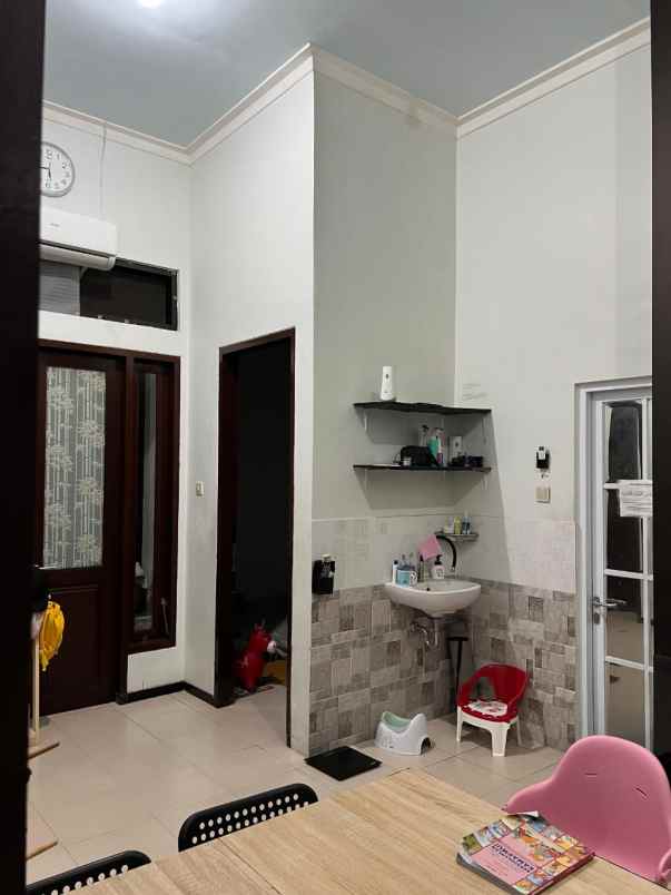 dijual rumah royal ketintang surabaya