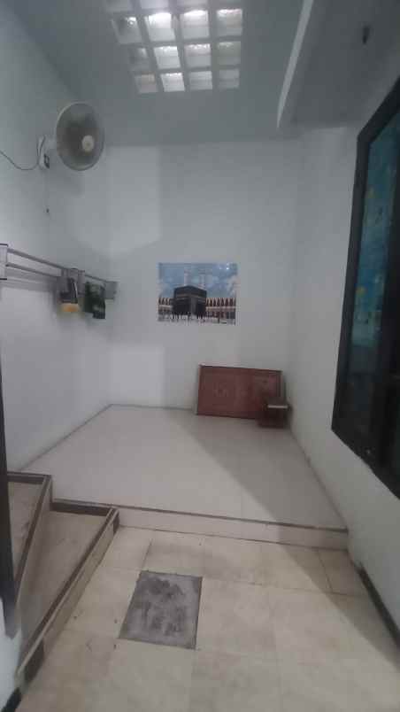 dijual rumah royal ketintang surabaya