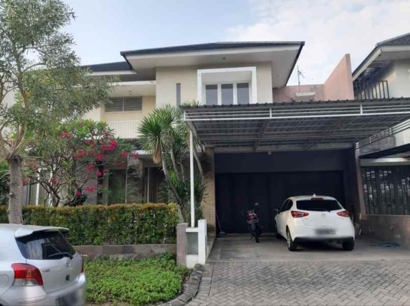 dijual rumah royal residence