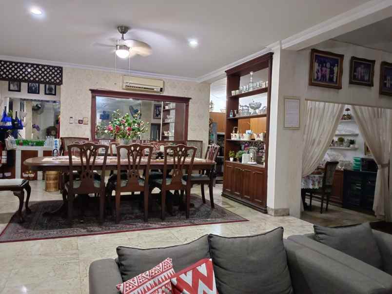 dijual rumah rumah jl kramat jaya baru