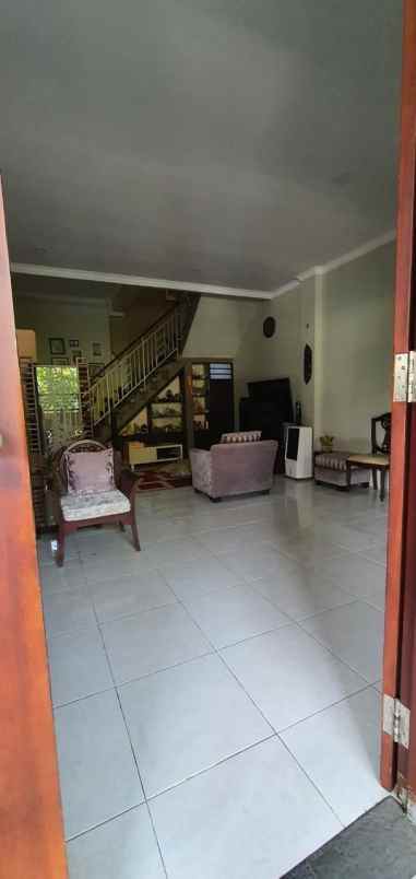 dijual rumah rungkut asri