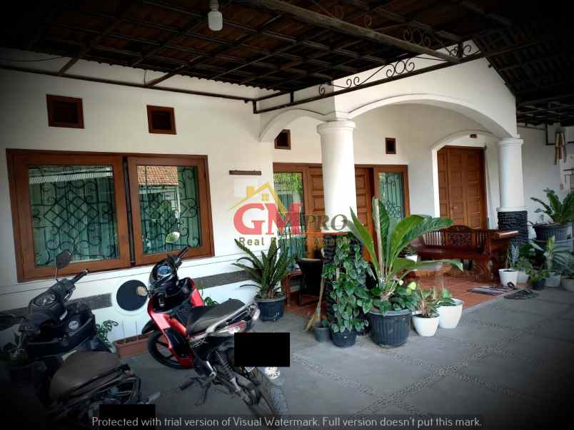 dijual rumah sanggar hurip