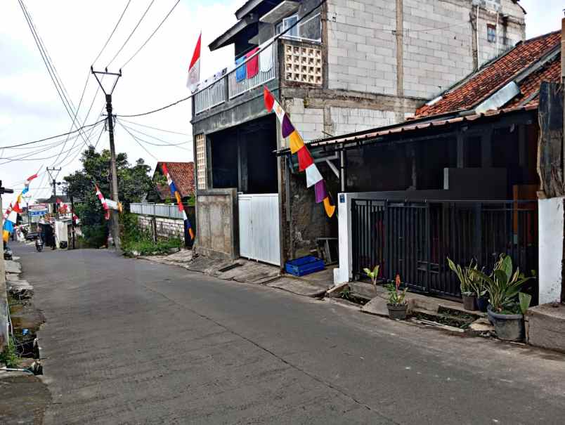 dijual rumah sariwangi