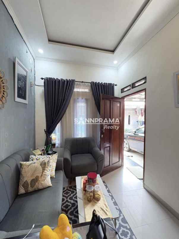 dijual rumah sawangan depok