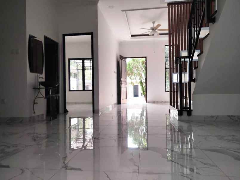 dijual rumah sentul city