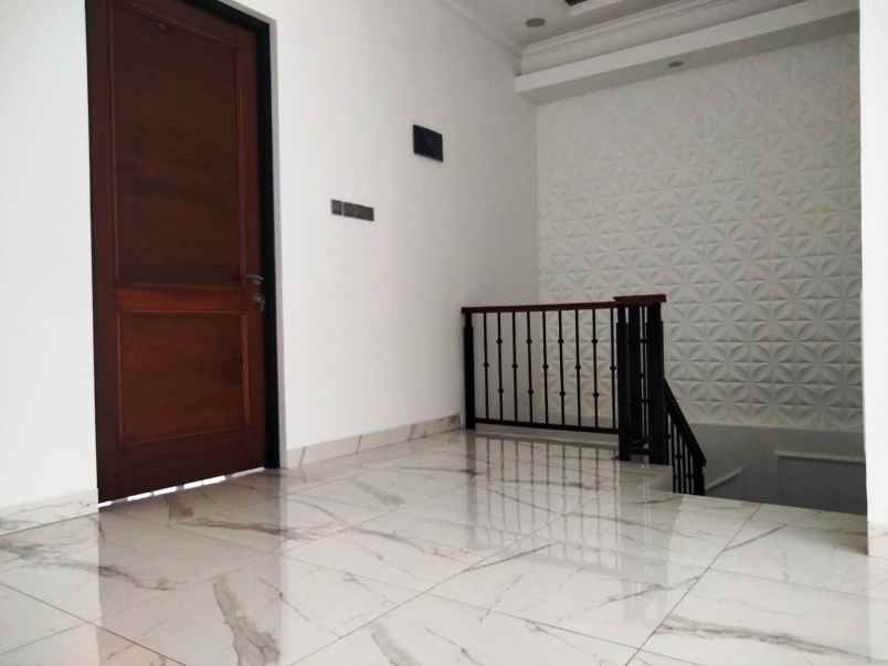 dijual rumah sentul city