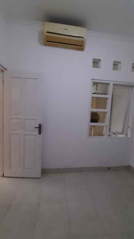 dijual rumah seturan babarsari depok