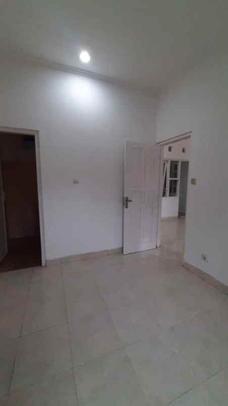 dijual rumah seturan babarsari depok